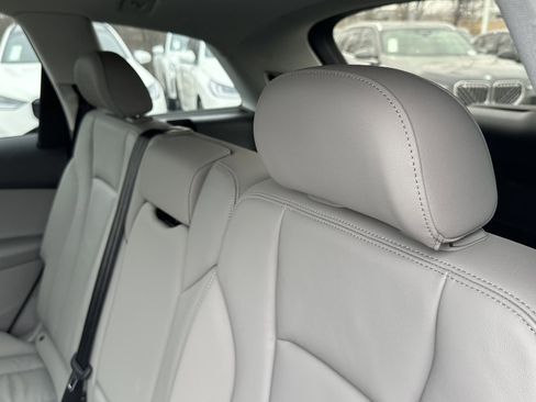 Used 2022 Audi Q7 Premium image 32