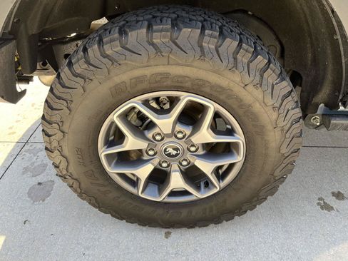 Certified 2025 Ford Bronco Badlands AWD/4WD image 32
