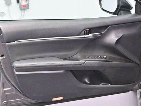 Used 2022 Toyota Camry XSE w/ Carpet Mat Package (TMS) FWD image 10
