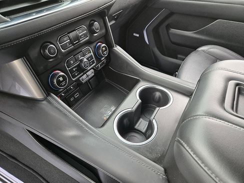 Used 2024 Chevrolet Suburban LT image 15