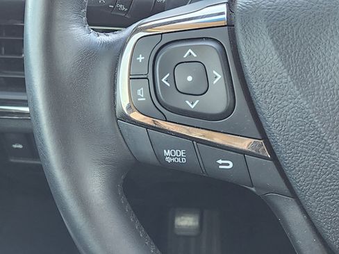 Used 2013 Toyota Avalon XLE image 28