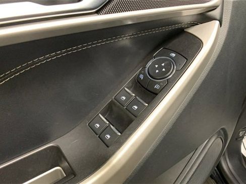 Used 2022 Ford Explorer XLT image 29