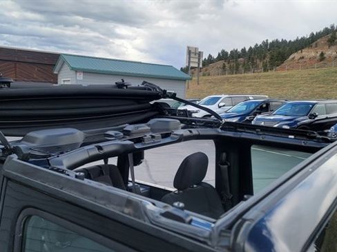 Used 2022 Jeep Wrangler Sport image 16