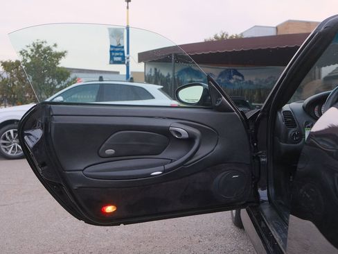 Used 2004 Porsche 911 Carrera 4S image 9