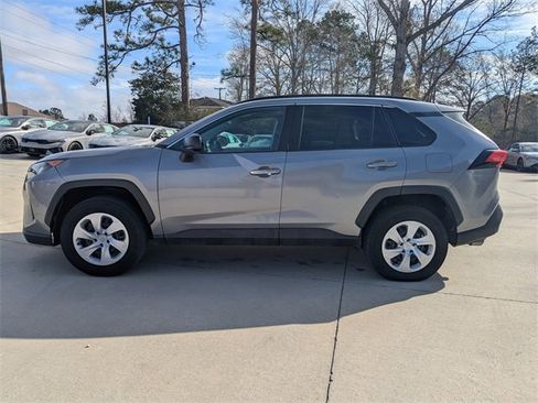 Used 2020 Toyota RAV4 LE image 6