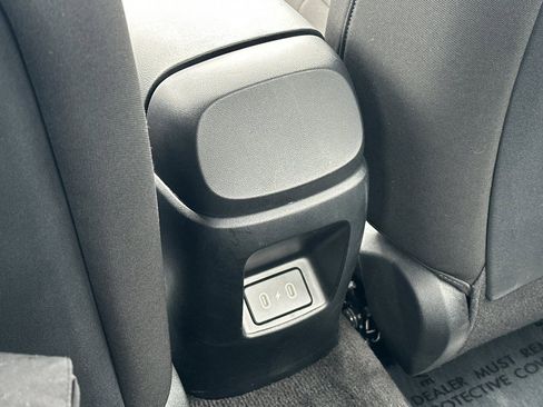 Used 2025 Hyundai Elantra Blue image 14