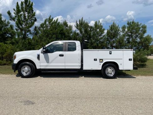 Used 2019 Ford F250 XL w/ Power Equipment Group RWD image 5