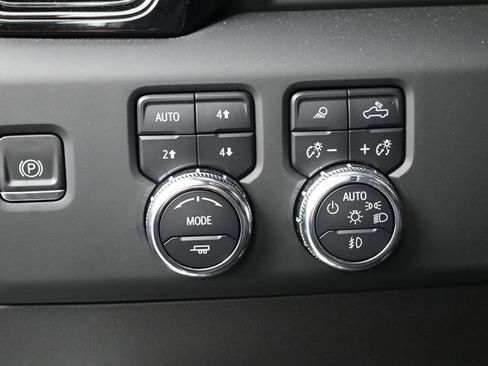 Used 2023 GMC Sierra 1500 AT4 w/ AT4 Premium Package image 14