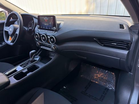 Used 2025 Nissan Sentra SV FWD image 13