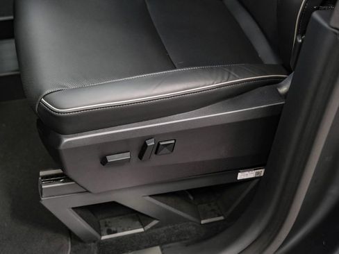 Used 2024 Tesla Cybertruck AWD Crew Cab image 31