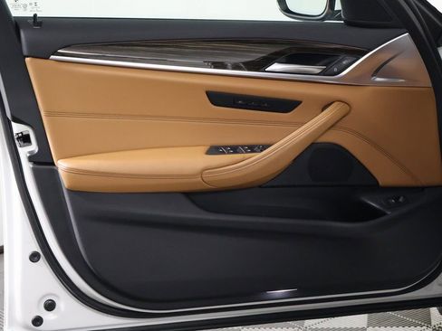 Used 2022 BMW 530i w/ Convenience Package image 12