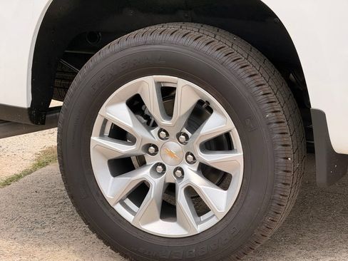 New 2026 Chevrolet Silverado 1500 Custom RWD image 9
