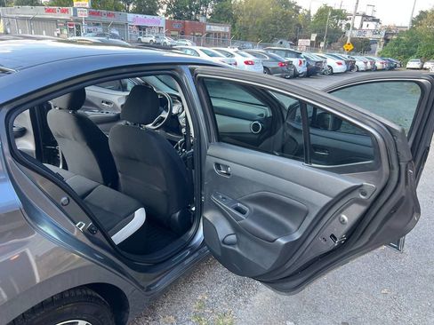 Used 2021 Nissan Versa SV image 14