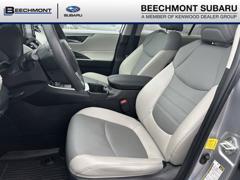 Used 2022 Toyota RAV4 XLE Premium image 22