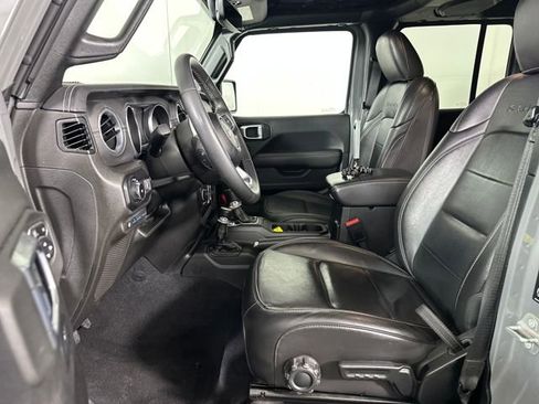 Used 2023 Jeep Wrangler Unlimited Sahara image 11