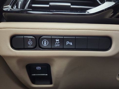 Certified 2023 Acura MDX FWD w/ Technology Package image 13