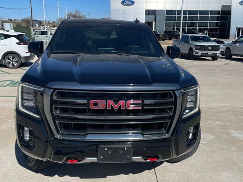 Used 2023 GMC Yukon XL AT4 w/ Technology Package image 2