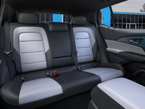 New 2026 Chevrolet Equinox EV LT AWD/4WD image 17