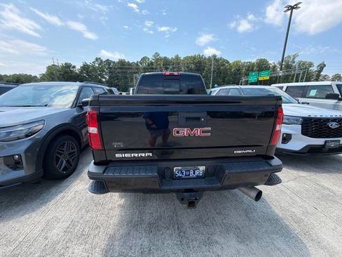 Used 2018 GMC Sierra 2500 Denali w/ Duramax Plus Package AWD/4WD image 14