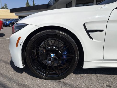 Used 2018 BMW M4 Coupe w/ Competition Package RWD image 2