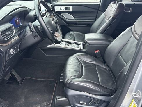 Used 2020 Ford Explorer Platinum w/ Premium Technology Package image 10