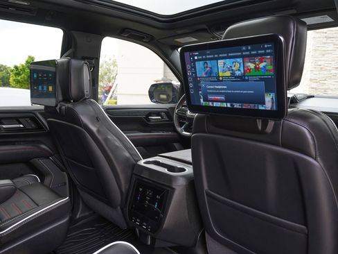 Used 2026 GMC Yukon AT4 Ultimate image 12