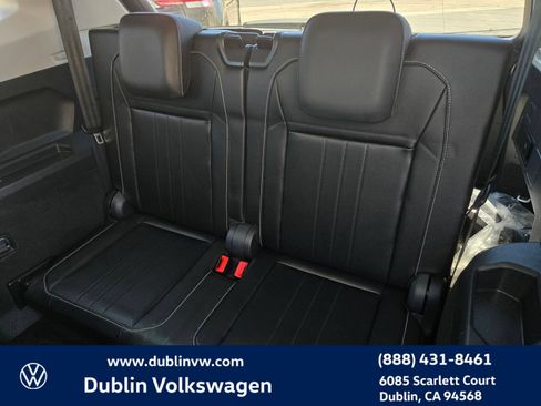 Certified 2023 Volkswagen Tiguan SE w/ Panoramic Sunroof Package FWD image 24