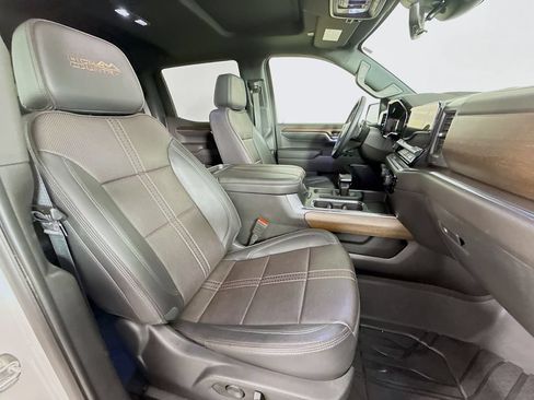 Used 2023 Chevrolet Silverado 1500 High Country w/ High Country Premium Package AWD/4WD image 22