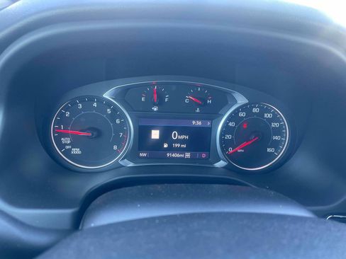 Used 2021 GMC Acadia AT4 image 9