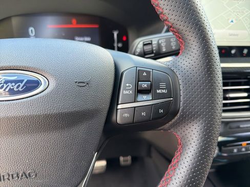 Used 2024 Ford Escape ST-Line w/ Tech Pack #1 FWD image 16