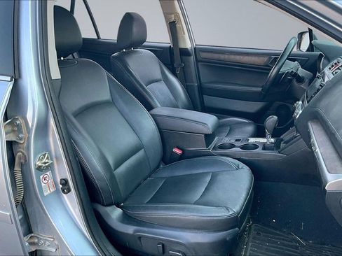 Used 2017 Subaru Outback 2.5i Limited AWD/4WD image 23