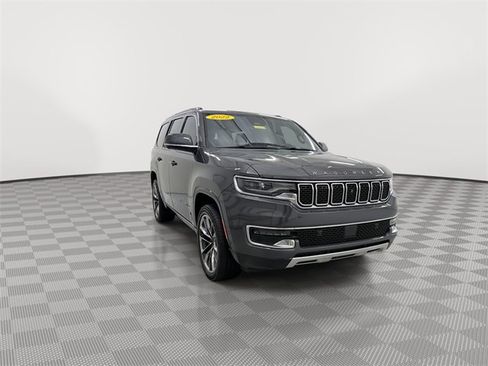 Used 2022 Jeep Wagoneer Series III w/ Premium Group I image 2