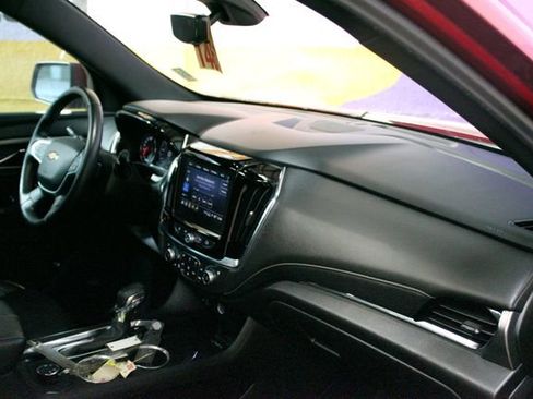 Used 2023 Chevrolet Traverse Premier AWD/4WD image 12