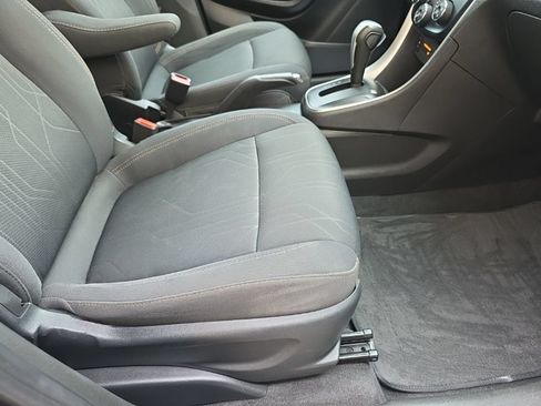 Used 2018 Chevrolet Trax LT AWD/4WD image 23