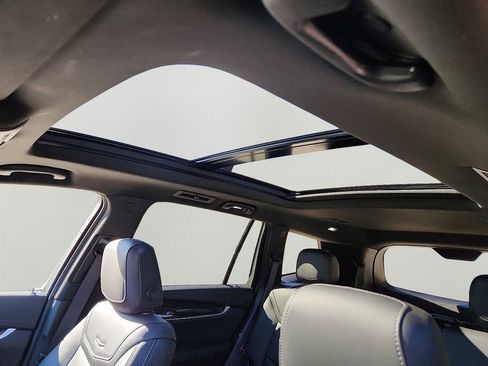 Used 2022 Cadillac XT6 Premium Luxury image 15