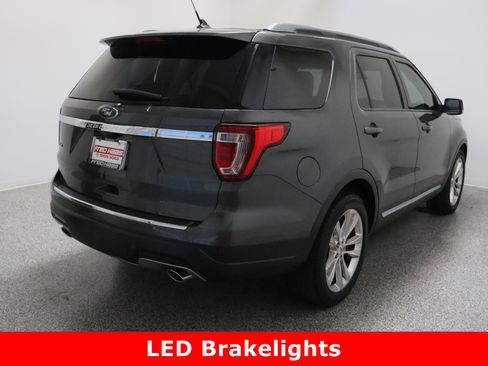 Used 2018 Ford Explorer XLT w/ Equipment Group 202A image 7