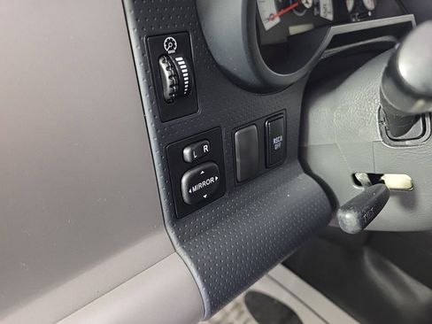 Used 2014 Toyota FJ Cruiser 4WD w/ Convenience Package image 14