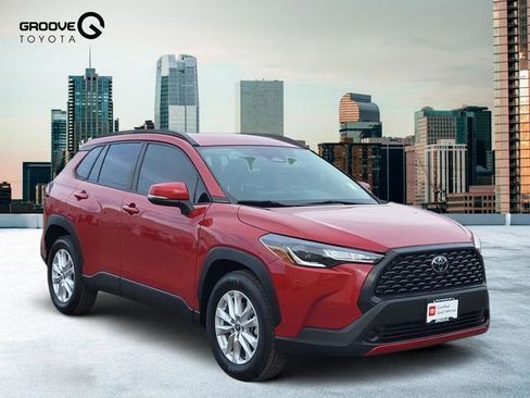 Used 2023 Toyota Corolla Cross LE image 8