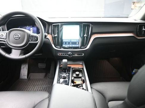 Certified 2025 Volvo S60 B5 Plus AWD/4WD image 9