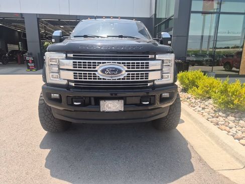 Used 2019 Ford F350 Platinum w/ Platinum Ultimate Package AWD/4WD image 2