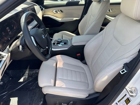 Used 2025 BMW 330i Sedan w/ Premium Package RWD image 21