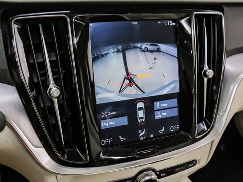 Used 2019 Volvo S60 T5 Momentum w/ Premium Package image 25