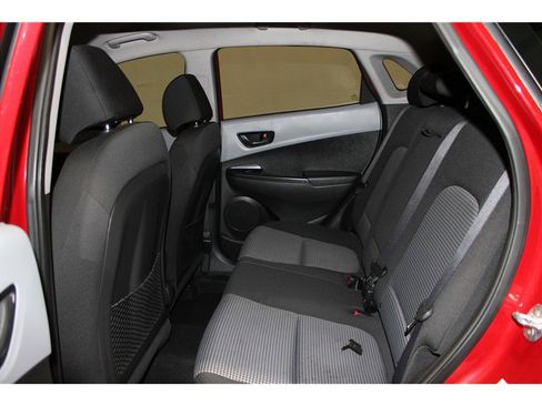 Used 2020 Hyundai Kona SE image 12