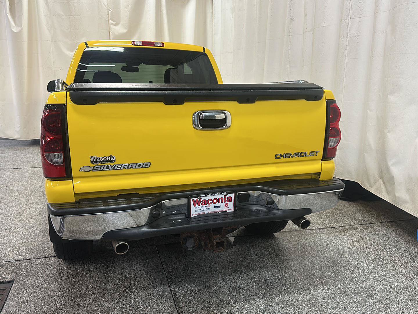 Used 2005 Chevrolet Silverado 1500 LT w/ Light Duty Power Package AWD/4WD image 4