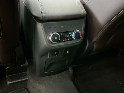 Used 2025 Ford Explorer Platinum w/ LUX Leather Package image 29