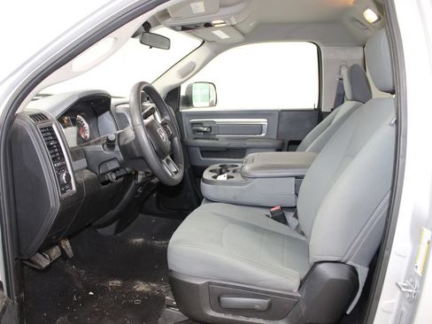 Used 2018 RAM 3500 Tradesman w/ Chrome Appearance Group RWD image 19
