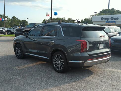 Used 2023 Hyundai Palisade Calligraphy FWD image 4