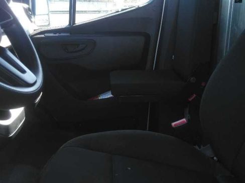 Used 2020 Mercedes-Benz Sprinter 2500 image 27