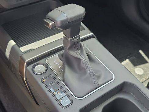 New 2027 Kia Seltos LX FWD image 25