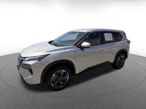 Used 2025 Nissan Rogue SV FWD image 10